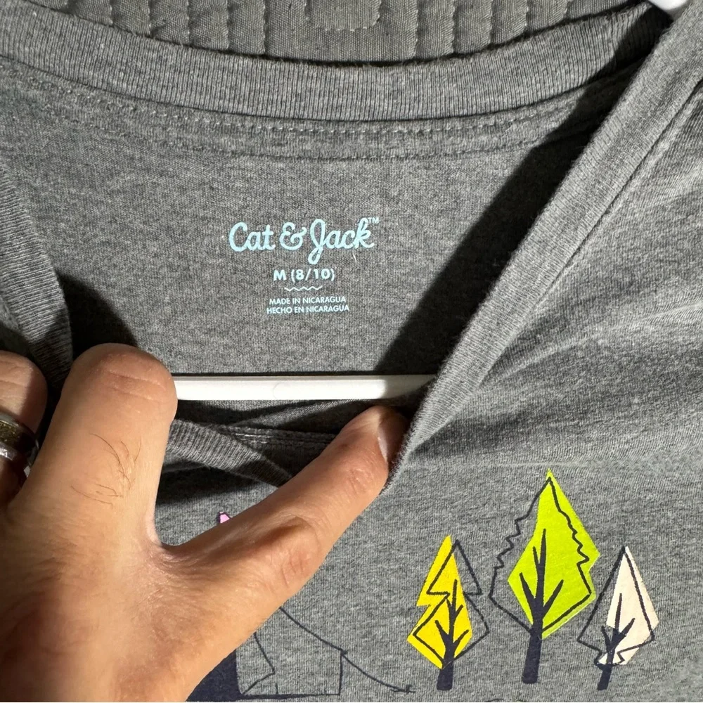 Cat & Jack T-Shirt Boys Size Medium 8/10 Grey Gray Camp Equipment Short Sleeve
